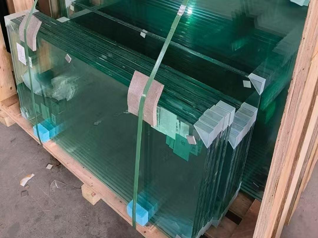 防彈玻璃的應(yīng)用解析：以及場(chǎng)景適配、厚度等級(jí)到成本價(jià)格